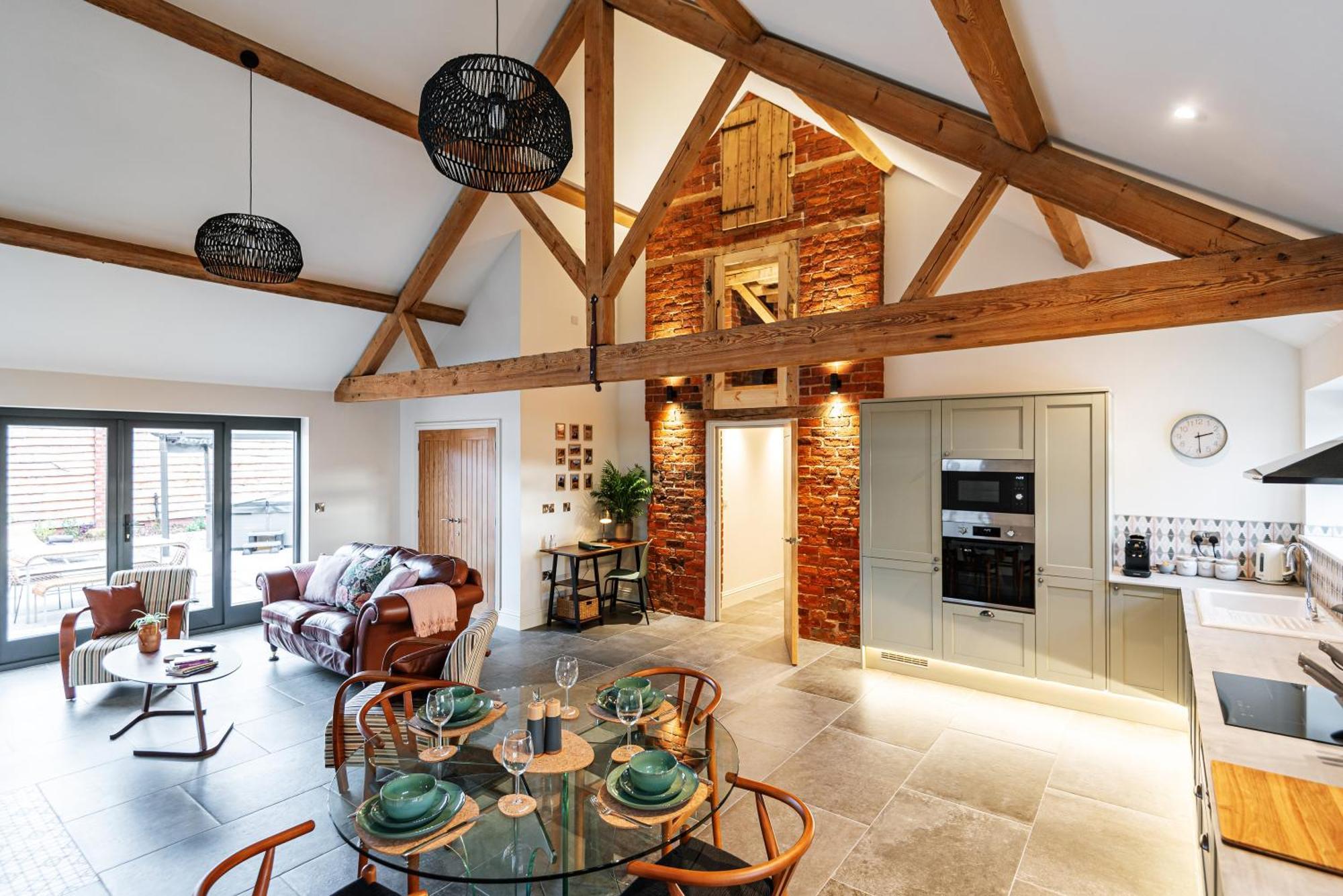فيلا Pigeon House - Unique Barn With Private Garden, Hot Tub And Wood Burner شروزبري المظهر الخارجي الصورة